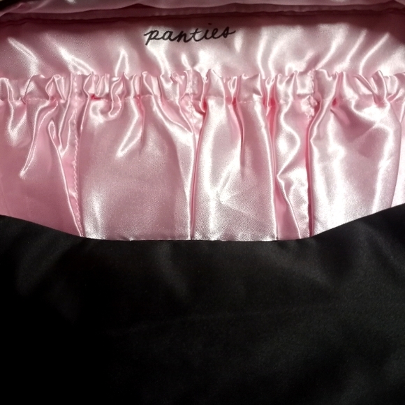 Victoria's Secret Undies and Bra Travel Case with Zip Pouch - Picture 3 of 7